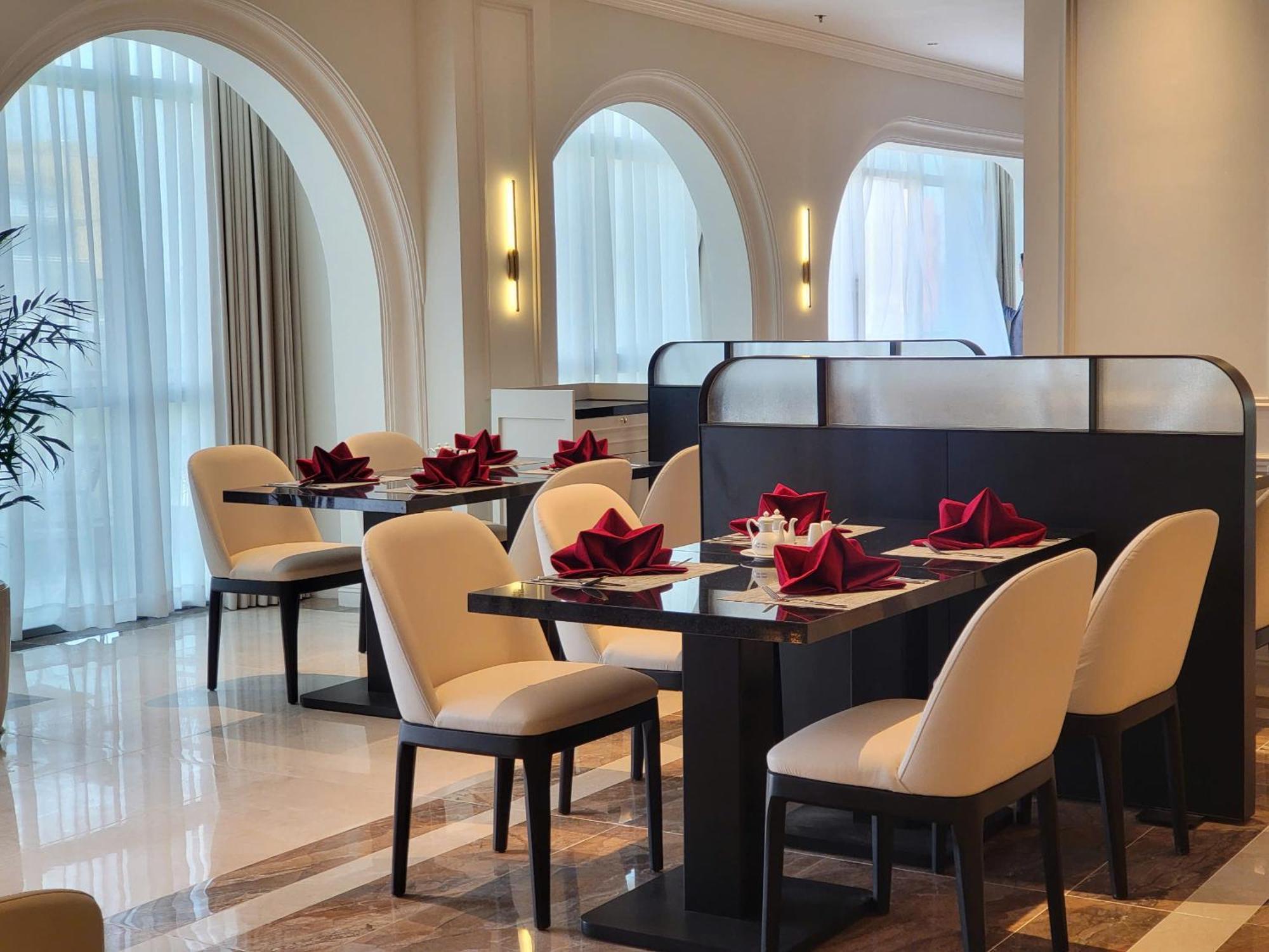 Cosmo Stars Hotel Bac Lieu Экстерьер фото