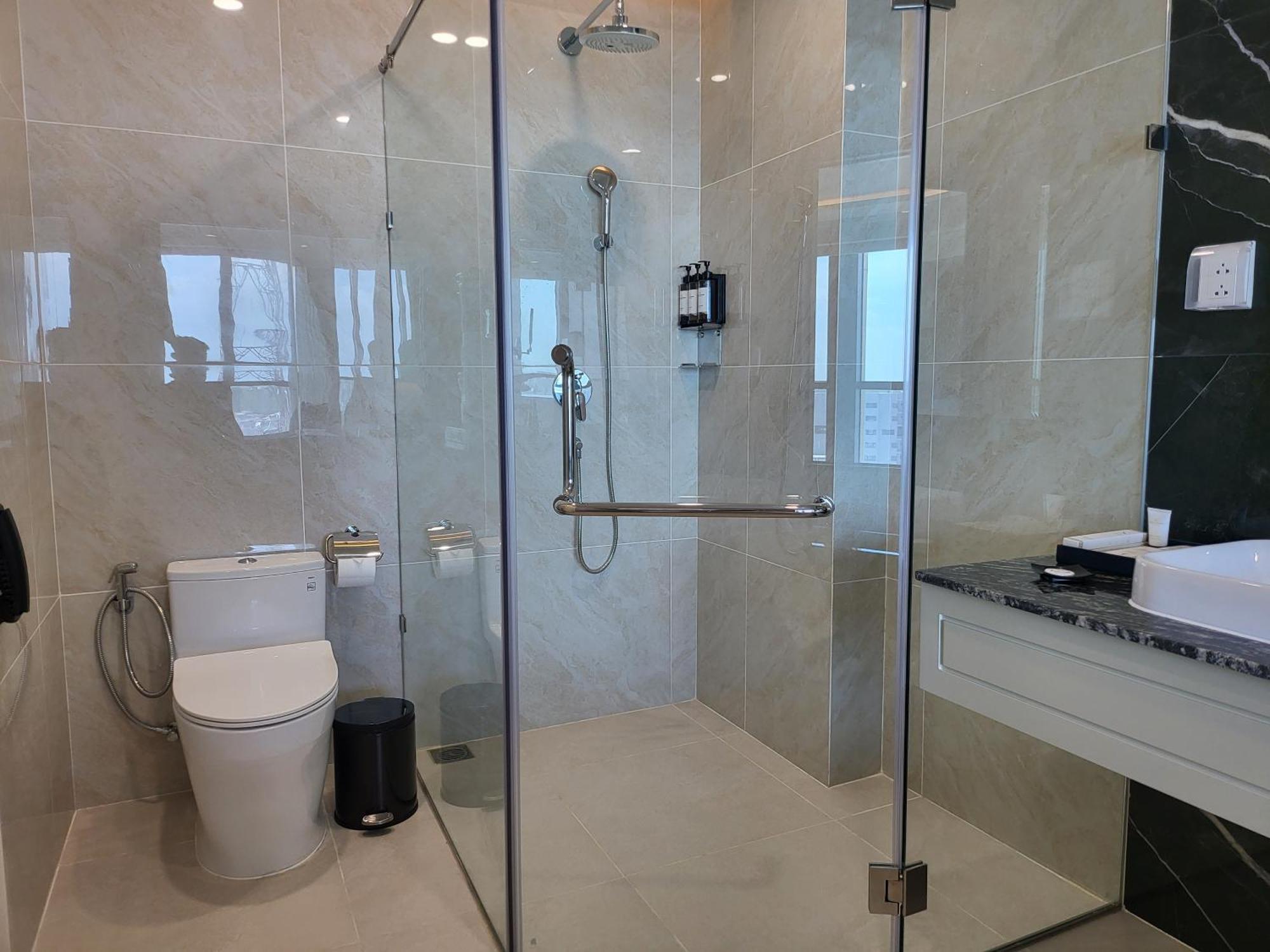 Cosmo Stars Hotel Bac Lieu Экстерьер фото