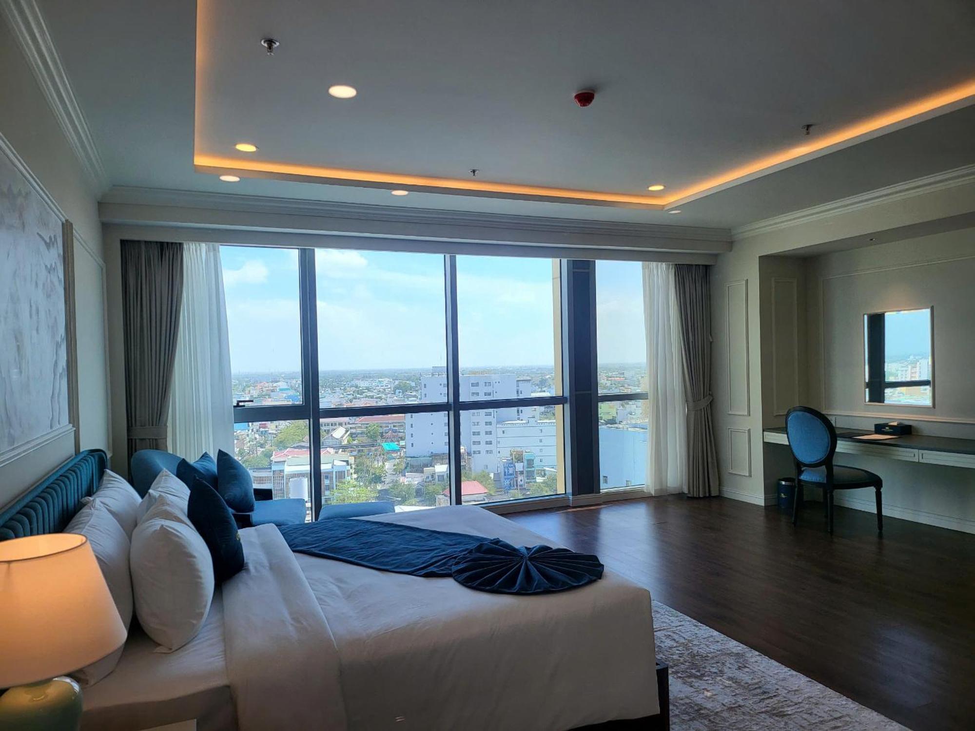 Cosmo Stars Hotel Bac Lieu Экстерьер фото