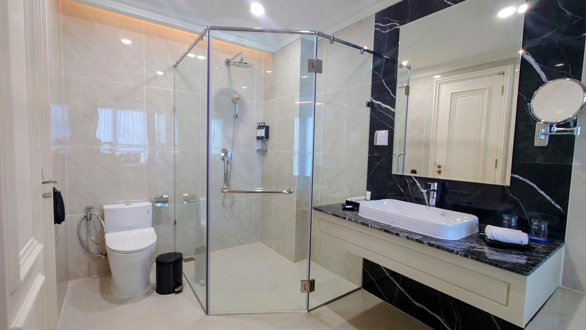Cosmo Stars Hotel Bac Lieu Экстерьер фото