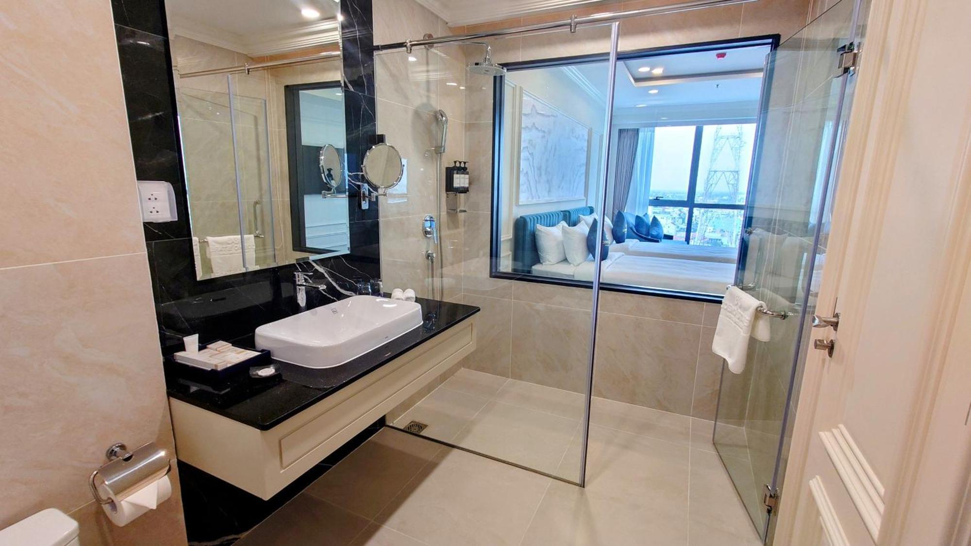 Cosmo Stars Hotel Bac Lieu Экстерьер фото
